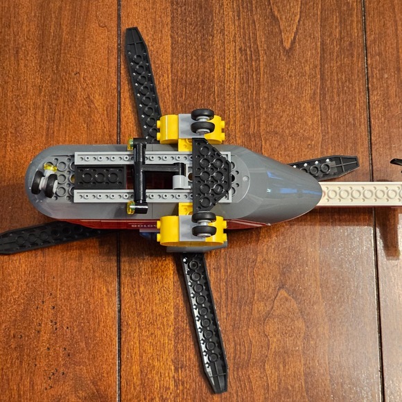 LEGO City: Fire Response Unit 60108 with Instruction Booklets missing 3 pieces - Picture 3 of 15